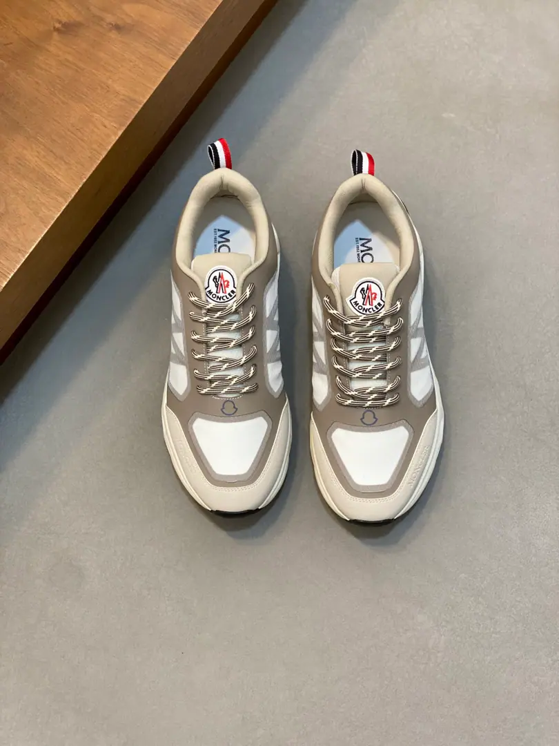 Moncler- No, no, no. - Men's shoes.,Import gas vents, Chlorbutyl rubber The various materials are made together., Shoes face design using shoelaces and rubber embedded, Back up.MonclerMark, BaseTPU+Rubber+High-ball rubber bubbles., Very resilient and durable., Make it more comfortable., It's worth the effort, both on the shoe and the color design.！ Size: 39-44（38 45Do it.）