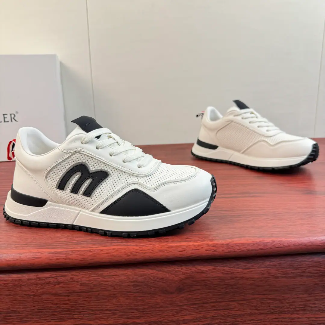 Moncler/- You're welcome. Trailgrip Men's leather sneakers., Showtime is the lead.！ It's a good thing.--It's for the various activities., To provide light care for the pace, The first recommendation for a light-weight, thick-down, light-handed, and a little bit of luxury.！ This leisure shoe is selected for a fine lightly-grade pair of cattle leather-shoes., Classic sports, type, The round head is smooth and the skin of the cow is slammed into the skin of the pores., I'm gonna get my back up.MDetails of the badge identification, Details of the secondary classic red and whiteweed, Real leather.+Eclothed shoes., Carbon fibres between the middle and bottom increase resilience, In the eyes of the technology network., Increase the permeability of shoe-shoes, And provide comfort buffers., It's so light.TPU- I don't know., The grip is strong and the comfort is great., I'll do the leather work., The heavyweights make the best things out of them., Full package！ Size: 39-40-41-42-43-44 Standard leather shoe size（38.45.46But you're not going to support the retreat.） The cargo.: -01-1White black