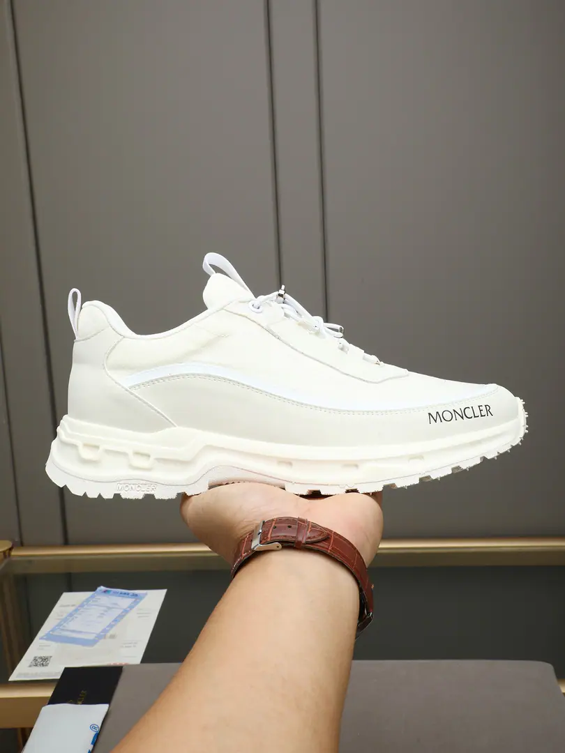 P Moncler/Mask men's leisure sports shoes., It's a very comfortable, slitic feature., Use cow skin.➕Network➕In the air network.！Both innovation and innovation, Function as one with graphic details, Explanatory fashion.. A high-balled rubber bubble is formed., Very resilient and durable., Make it more comfortable.！Size: 39-44（38 45Custom）