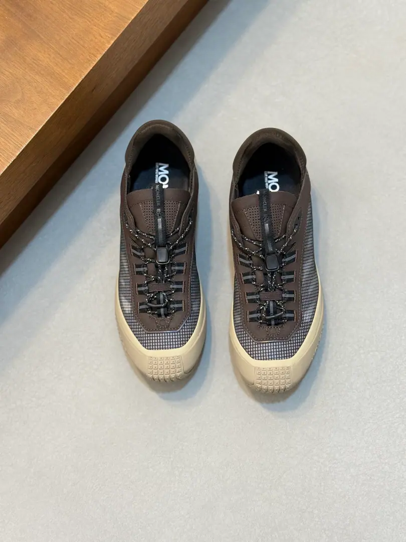 Moncler- No, no, no. - Men's shoes.,Import gas vents, Chlorbutyl rubber The various materials are made together., Shoes face design using shoelaces and rubber embedded, Back up.MonclerMark, BaseTPU+Rubber+High-ball rubber bubbles., Very resilient and durable., Make it more comfortable., It's worth the effort, both on the shoe and the color design.！ Size: 39-44（38 45Do it.）