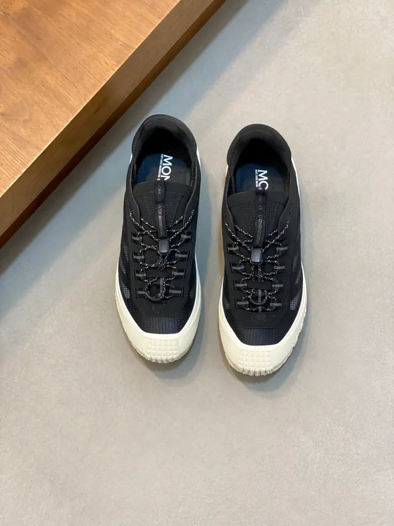 Moncler- No, no, no. - Men's shoes.,Import gas vents, Chlorbutyl rubber The various materials are made together., Shoes face design using shoelaces and rubber embedded, Back up.MonclerMark, BaseTPU+Rubber+High-ball rubber bubbles., Very resilient and durable., Make it more comfortable., It's worth the effort, both on the shoe and the color design.！ Size: 39-44（38 45Do it.）