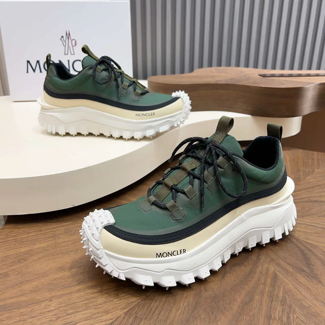 Specialized materialsMoncler- No, no, no. - Men's shoes.,Import gas vents, Chlorbutyl rubber The various materials are made together., Shoes face design using shoelaces and rubber embedded, Back up.MonclerMark, BaseTPU+Rubber+High-ball rubber bubbles., Very resilient and durable., Make it more comfortable., It's worth the effort, both on the shoe and the color design.！Size: 39-44（38 45Do it.）