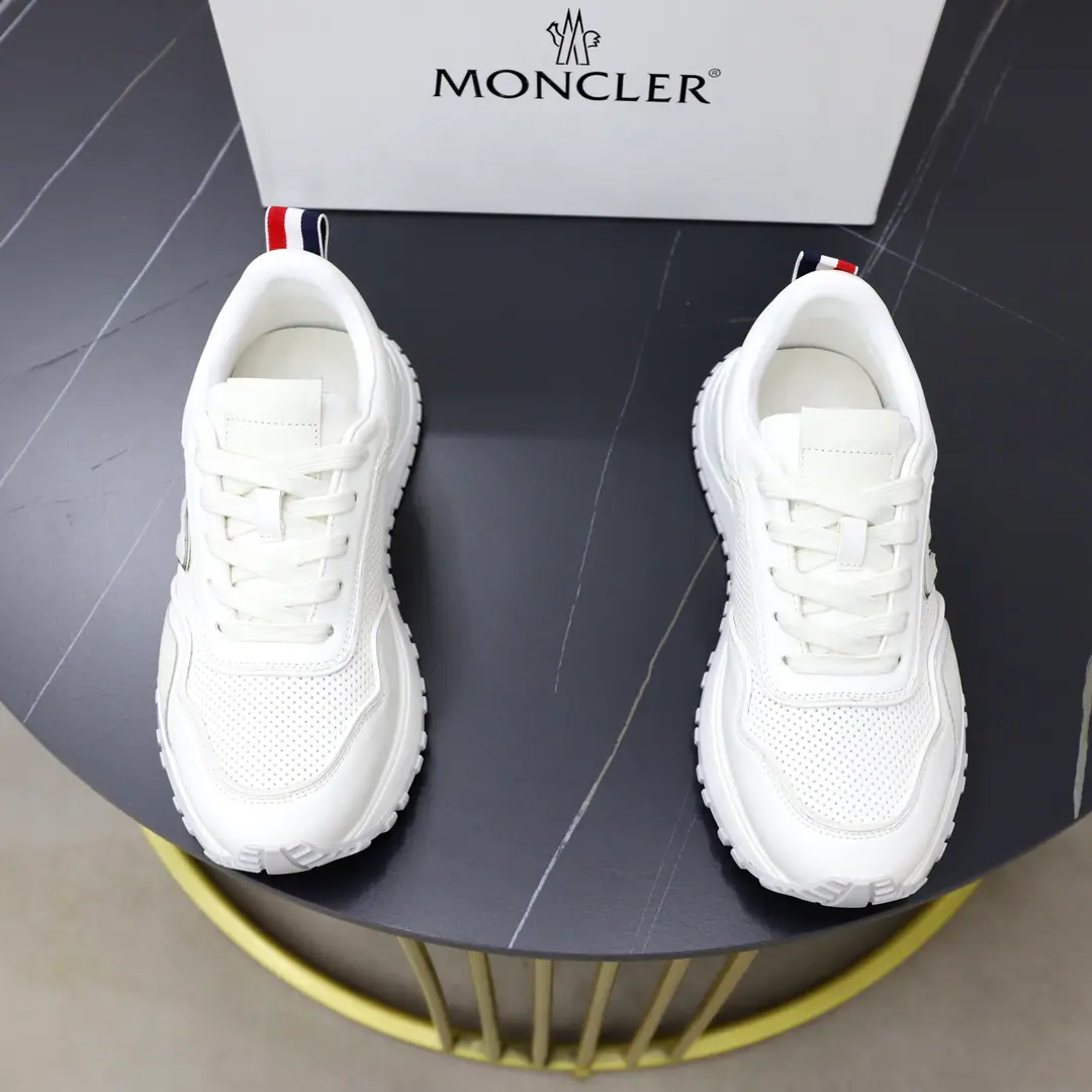 Moncler- No, no, no. - Men's shoes.,Import gas vents, Chlorbutyl rubber The various materials are made together., Shoes face design using shoelaces and rubber embedded, Back up.MonclerMark, BaseTPU+Rubber+High-ball rubber bubbles., Very resilient and durable., Make it more comfortable., It's worth the effort, both on the shoe and the color design.！ Size: 39-44（38 45Do it.）