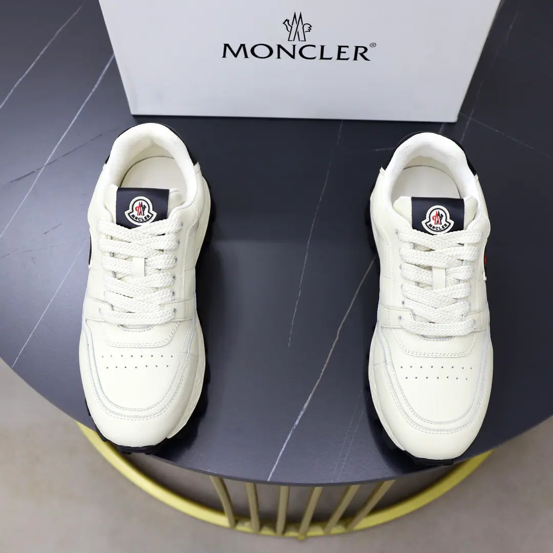 Moncler- No, no, no. - Men's shoes.,Import gas vents, Chlorbutyl rubber The various materials are made together., Shoes face design using shoelaces and rubber embedded, Back up.MonclerMark, BaseTPU+Rubber+High-ball rubber bubbles., Very resilient and durable., Make it more comfortable., It's worth the effort, both on the shoe and the color design.！ Size: 39-44（38 45Do it.）