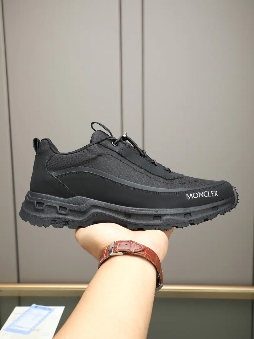 P Moncler/Mask men's leisure sports shoes., It's a very comfortable, slitic feature., Use cow skin.➕Network➕In the air network.！Both innovation and innovation, Function as one with graphic details, Explanatory fashion.. A high-balled rubber bubble is formed., Very resilient and durable., Make it more comfortable.！Size: 39-44（38 45Custom）