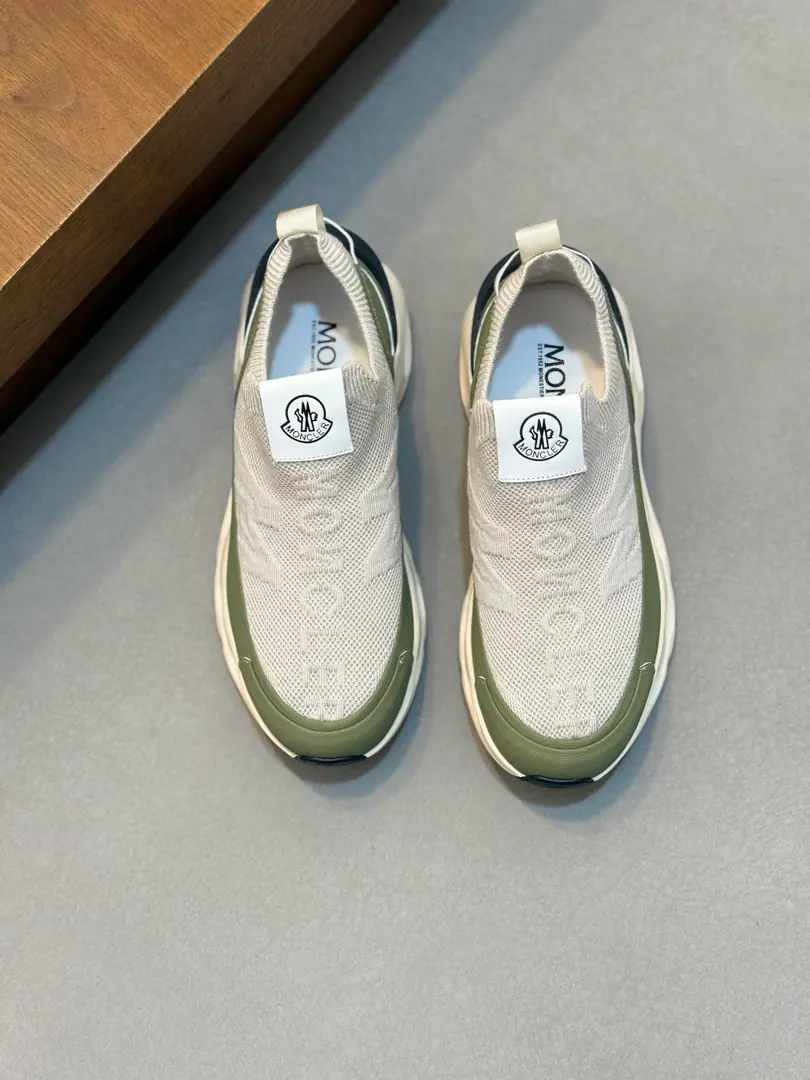 Moncler- No, no, no. - Men's shoes.,Import gas vents, Chlorbutyl rubber The various materials are made together., Shoes face design using shoelaces and rubber embedded, Back up.MonclerMark, BaseTPU+Rubber+High-ball rubber bubbles., Very resilient and durable., Make it more comfortable., It's worth the effort, both on the shoe and the color design.！ Size: 39-44（38 45Do it.）