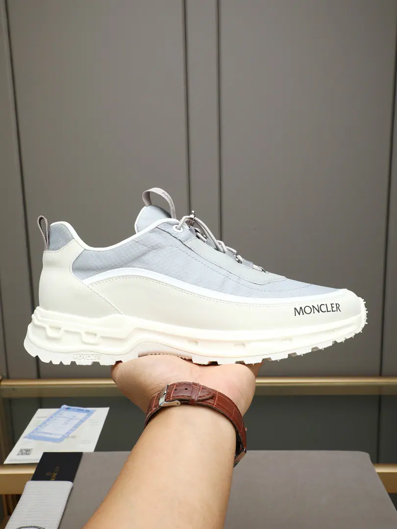 P Moncler/Mask men's leisure sports shoes., It's a very comfortable, slitic feature., Use cow skin.➕Network➕In the air network.！Both innovation and innovation, Function as one with graphic details, Explanatory fashion.. A high-balled rubber bubble is formed., Very resilient and durable., Make it more comfortable.！Size: 39-44（38 45Custom）