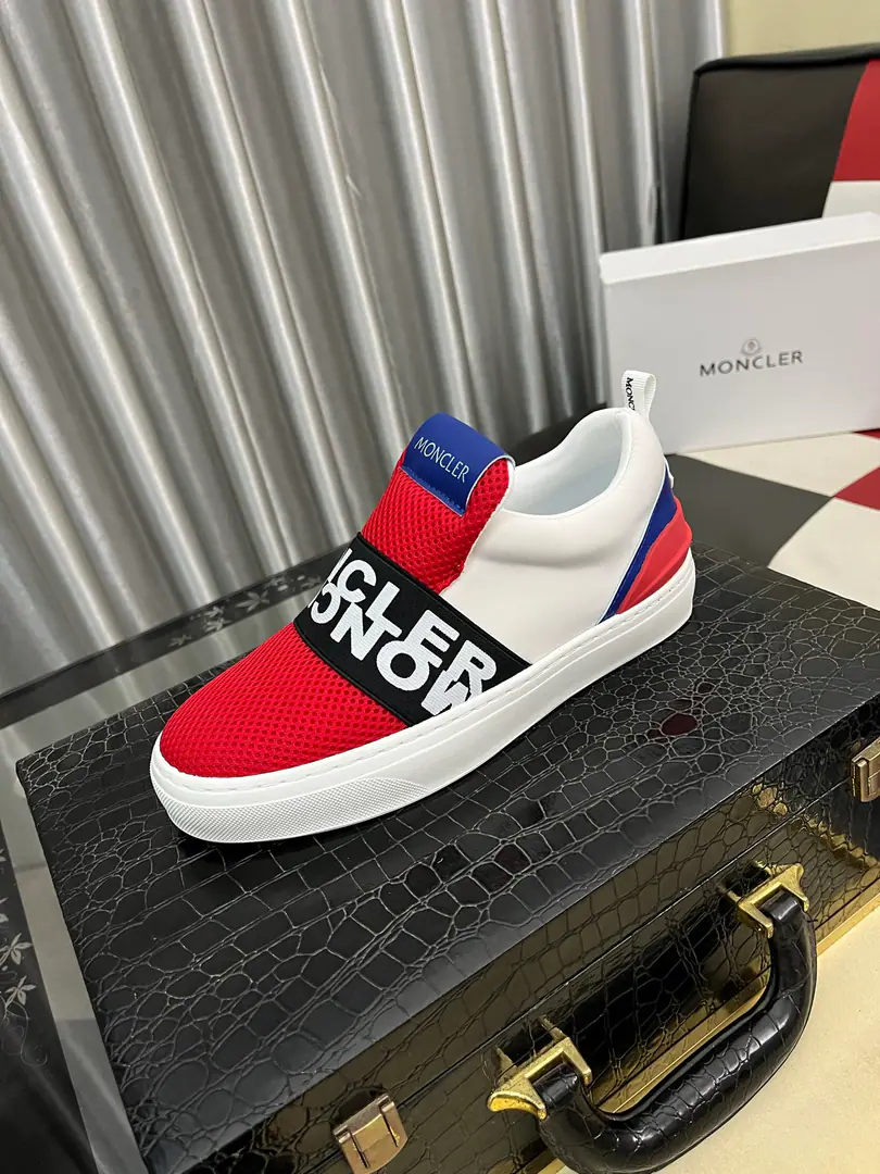 Get out of the factory.⌚️⌚️《Moncle*》The men with the thicker skins and the leisure shoes., Comfortable., Using a single import of flying technology fabric, Both innovation and innovation, Function as one with graphic details, Explanatory fashion.. BaseTPU+Rubber+High-ball rubber bubbles., Very resilient and durable., Make it more comfortable.！ Size: 38-46