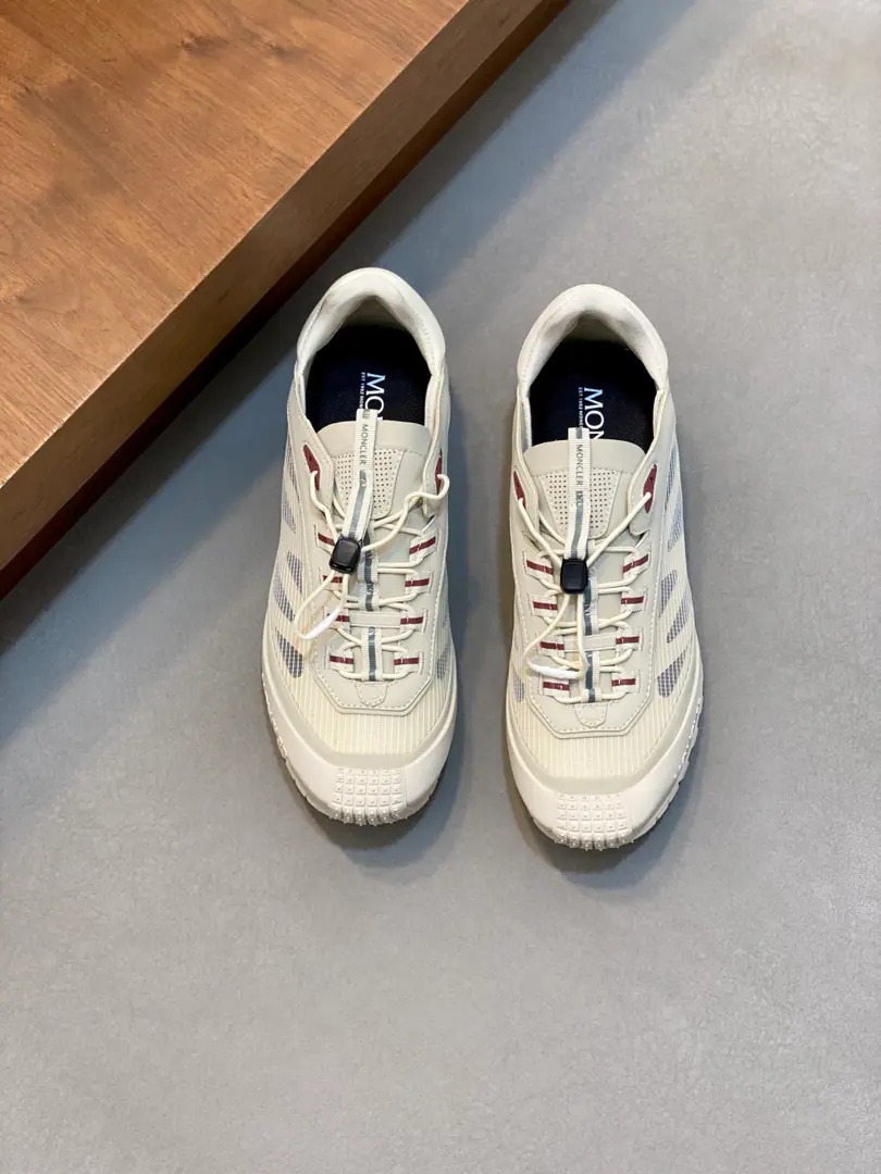 Moncler- No, no, no. - Men's shoes.,Import gas vents, Chlorbutyl rubber The various materials are made together., Shoes face design using shoelaces and rubber embedded, Back up.MonclerMark, BaseTPU+Rubber+High-ball rubber bubbles., Very resilient and durable., Make it more comfortable., It's worth the effort, both on the shoe and the color design.！ Size: 39-44（38 45Do it.）