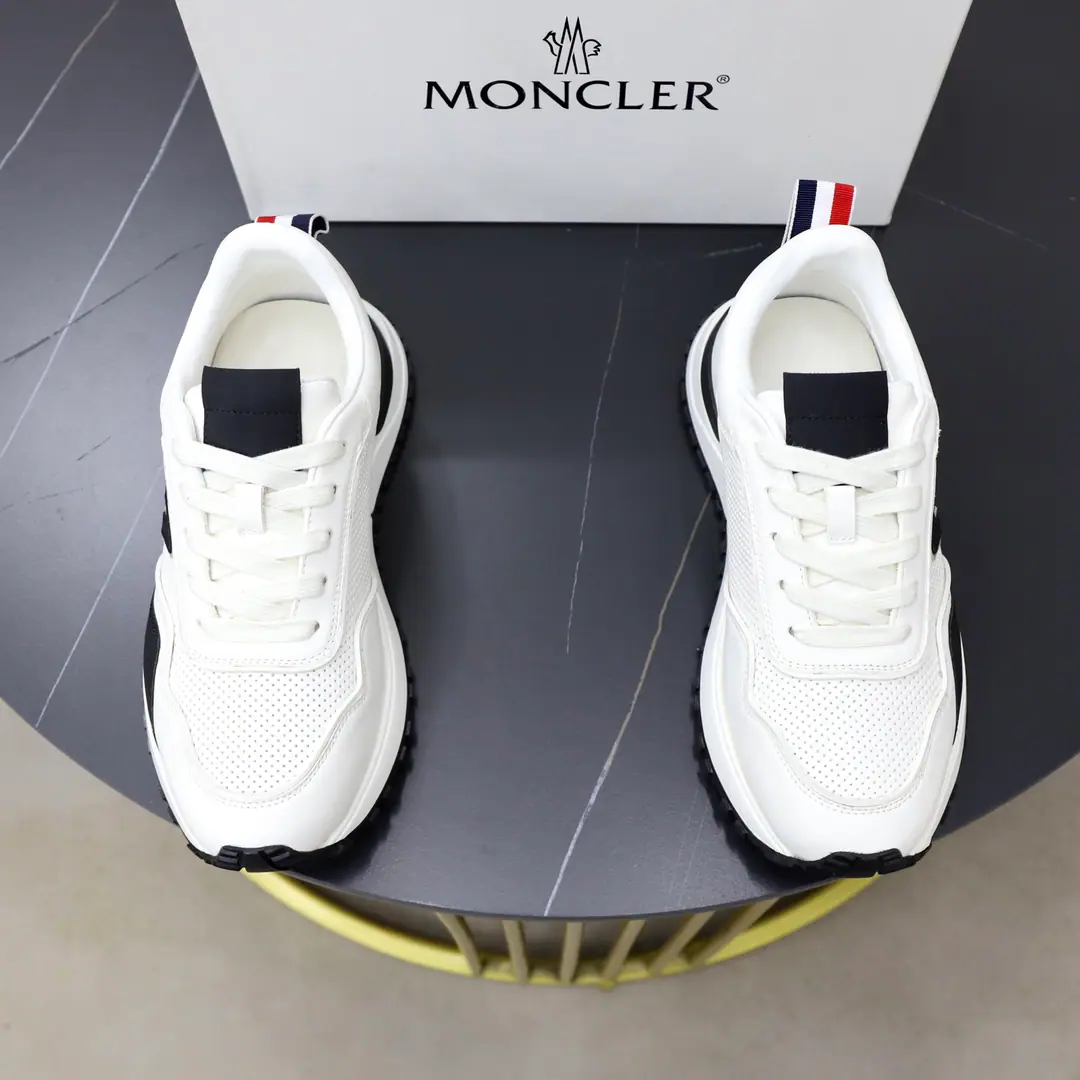 Moncler- No, no, no. - Men's shoes.,Import gas vents, Chlorbutyl rubber The various materials are made together., Shoes face design using shoelaces and rubber embedded, Back up.MonclerMark, BaseTPU+Rubber+High-ball rubber bubbles., Very resilient and durable., Make it more comfortable., It's worth the effort, both on the shoe and the color design.！ Size: 39-44（38 45Do it.）