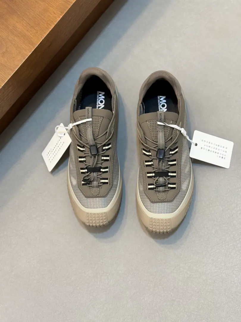 Moncler- No, no, no. - Men's shoes.,Import gas vents, Chlorbutyl rubber The various materials are made together., Shoes face design using shoelaces and rubber embedded, Back up.MonclerMark, BaseTPU+Rubber+High-ball rubber bubbles., Very resilient and durable., Make it more comfortable., It's worth the effort, both on the shoe and the color design.！ Size: 39-44（38 45Do it.）