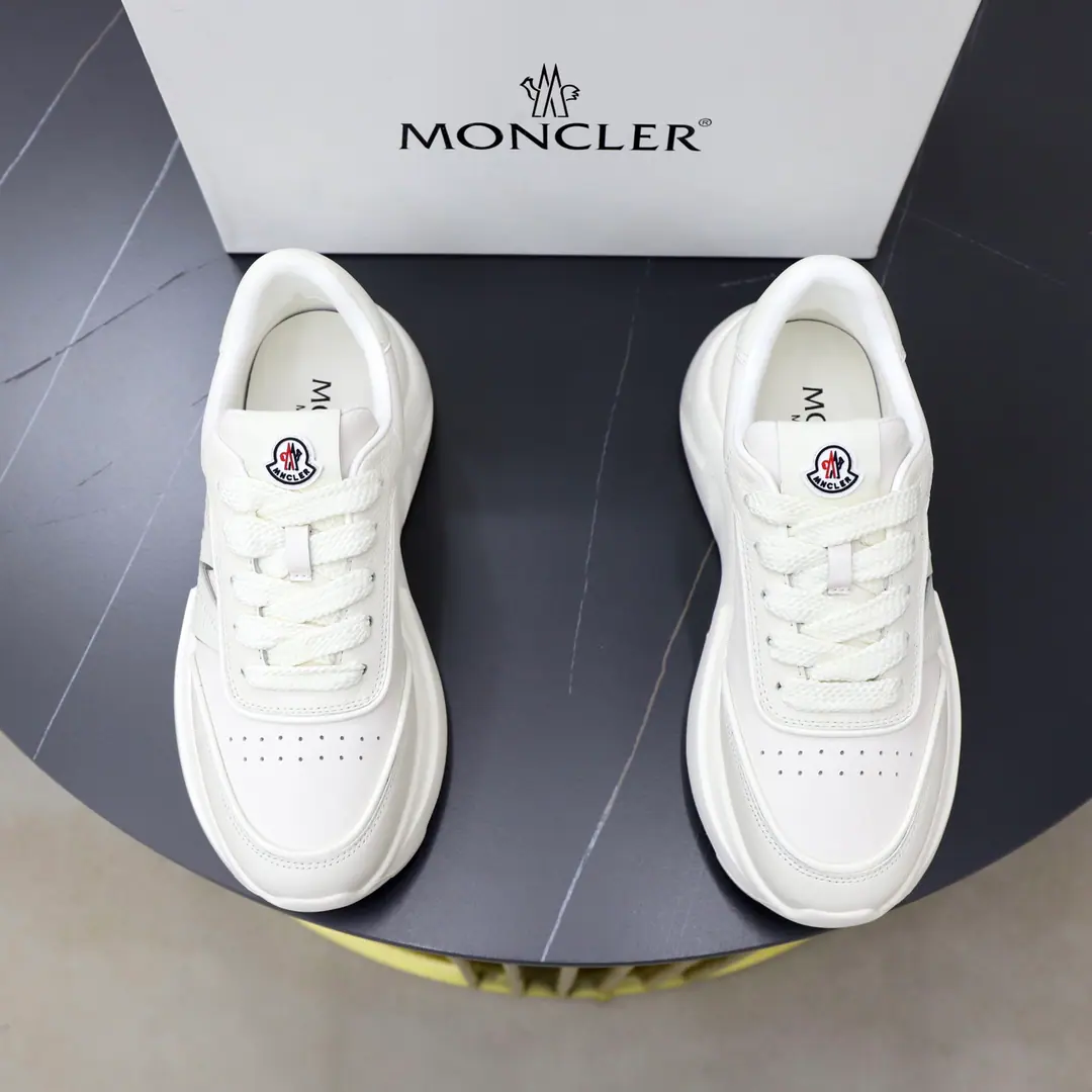 Moncler- No, no, no. - Men's shoes.,Import gas vents, Chlorbutyl rubber The various materials are made together., Shoes face design using shoelaces and rubber embedded, Back up.MonclerMark, BaseTPU+Rubber+High-ball rubber bubbles., Very resilient and durable., Make it more comfortable., It's worth the effort, both on the shoe and the color design.！ Size: 39-44（38 45Do it.）