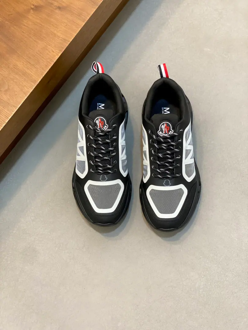 Moncler- No, no, no. - Men's shoes.,Import gas vents, Chlorbutyl rubber The various materials are made together., Shoes face design using shoelaces and rubber embedded, Back up.MonclerMark, BaseTPU+Rubber+High-ball rubber bubbles., Very resilient and durable., Make it more comfortable., It's worth the effort, both on the shoe and the color design.！ Size: 39-44（38 45Do it.）