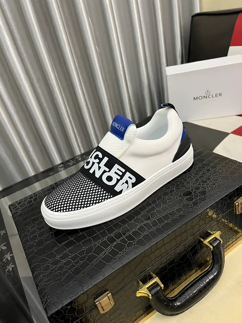 Get out of the factory.⌚️⌚️《Moncle*》The men with the thicker skins and the leisure shoes., Comfortable., Using a single import of flying technology fabric, Both innovation and innovation, Function as one with graphic details, Explanatory fashion.. BaseTPU+Rubber+High-ball rubber bubbles., Very resilient and durable., Make it more comfortable.！ Size: 38-46
