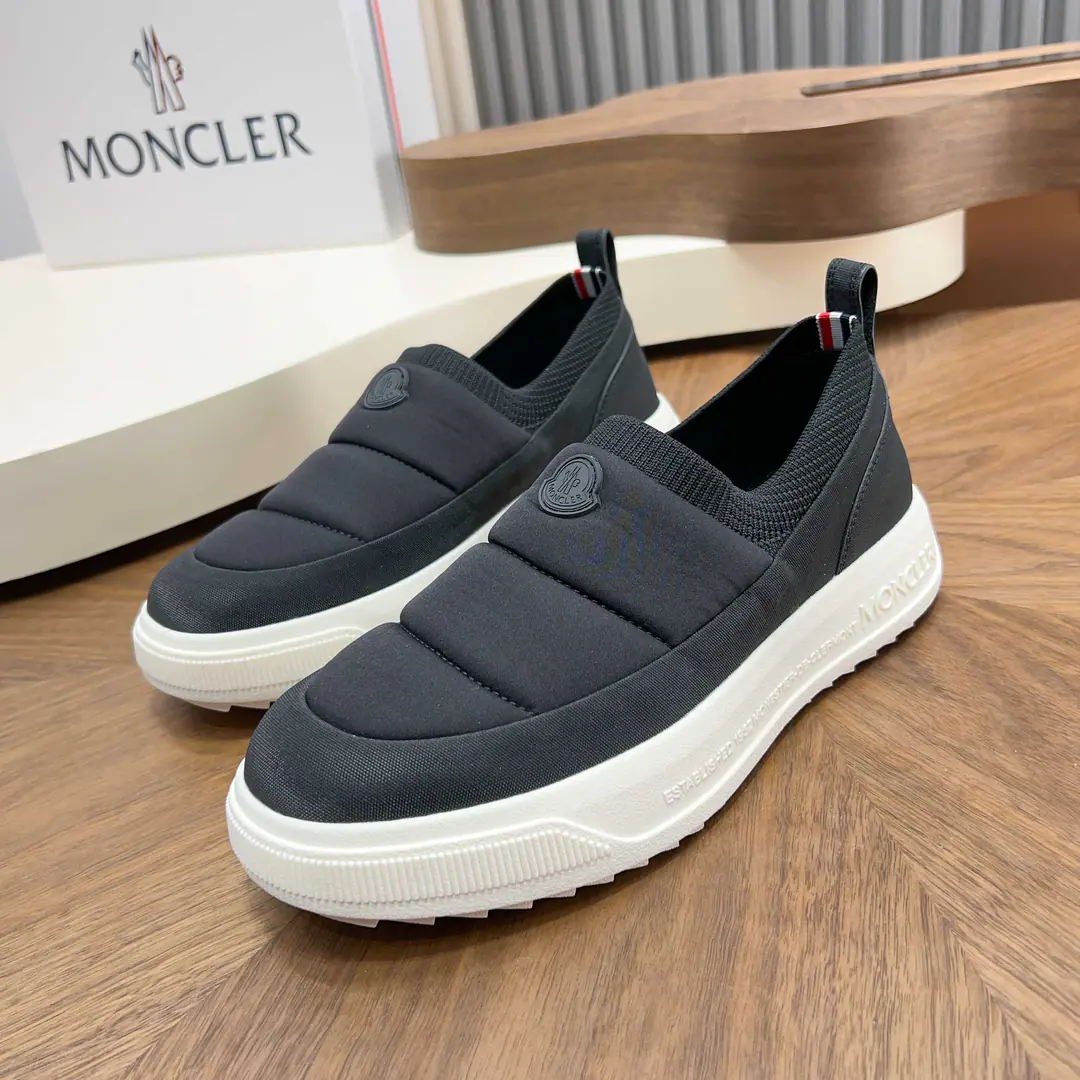 Moncler- No, no, no. - Men's shoes.,Import gas vents, Chlorbutyl rubber The various materials are made together., Shoes face design using shoelaces and rubber embedded, Back up.MonclerMark, BaseTPU+Rubber+High-ball rubber bubbles., Very resilient and durable., Make it more comfortable., It's worth the effort, both on the shoe and the color design.！Size: 39-44（38 45Do it.）