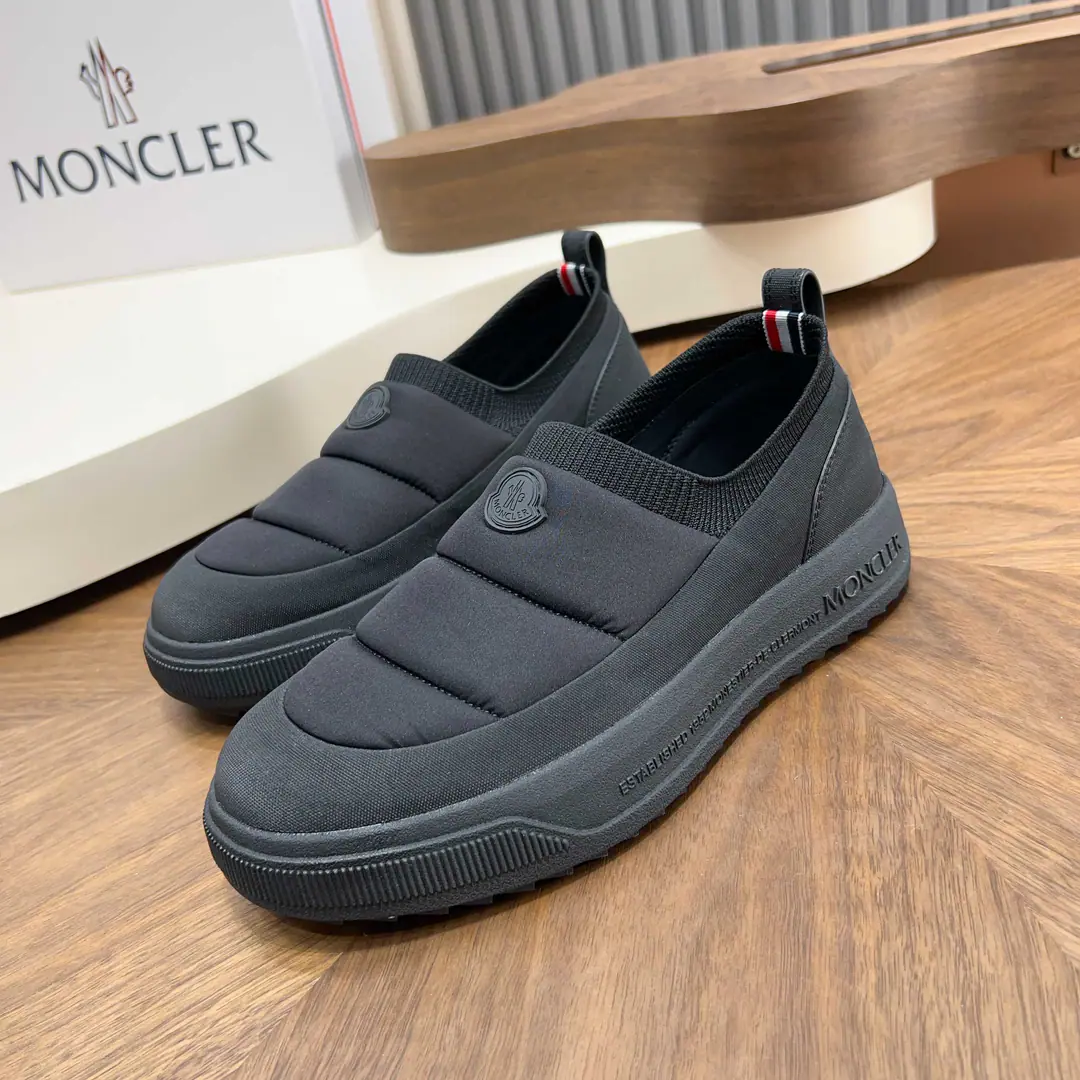 Moncler- No, no, no. - Men's shoes.,Import gas vents, Chlorbutyl rubber The various materials are made together., Shoes face design using shoelaces and rubber embedded, Back up.MonclerMark, BaseTPU+Rubber+High-ball rubber bubbles., Very resilient and durable., Make it more comfortable., It's worth the effort, both on the shoe and the color design.！Size: 39-44（38 45Do it.）