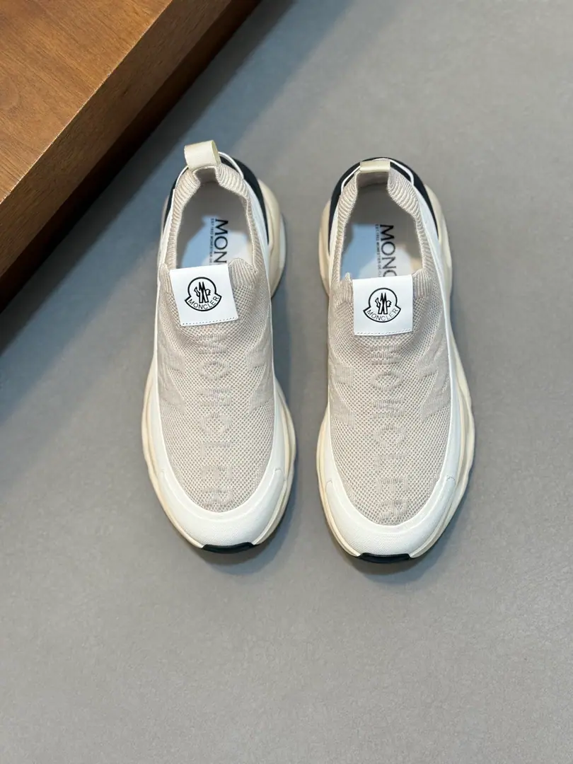 Moncler- No, no, no. - Men's shoes.,Import gas vents, Chlorbutyl rubber The various materials are made together., Shoes face design using shoelaces and rubber embedded, Back up.MonclerMark, BaseTPU+Rubber+High-ball rubber bubbles., Very resilient and durable., Make it more comfortable., It's worth the effort, both on the shoe and the color design.！ Size: 39-44（38 45Do it.）
