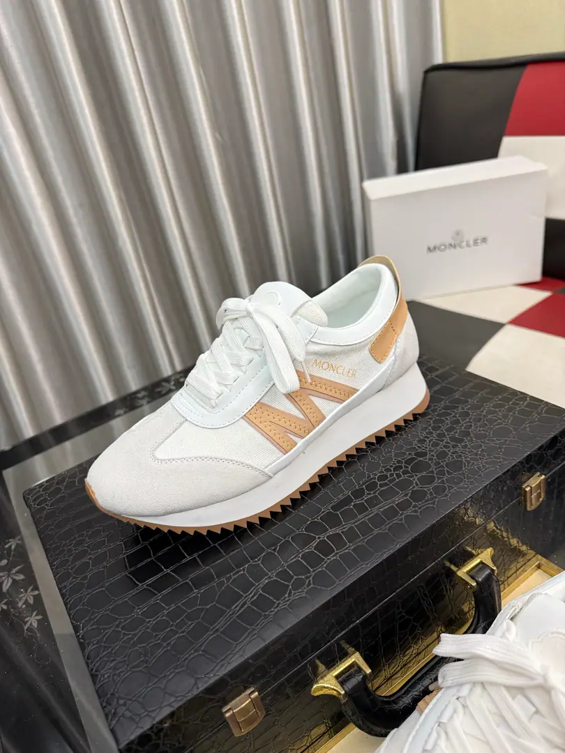 Get out of the factory.⌚️⌚️《Moncle*》The men with the thicker skins and the leisure shoes., Comfortable., Using a single import of flying technology fabric, Both innovation and innovation, Function as one with graphic details, Explanatory fashion.. BaseTPU+Rubber+High-ball rubber bubbles., Very resilient and durable., Make it more comfortable.！ Size: 36-46