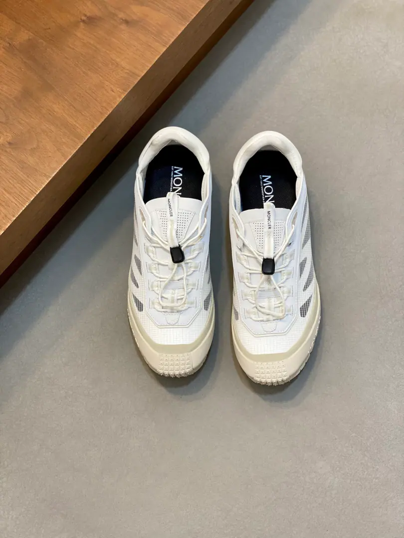Moncler- No, no, no. - Men's shoes.,Import gas vents, Chlorbutyl rubber The various materials are made together., Shoes face design using shoelaces and rubber embedded, Back up.MonclerMark, BaseTPU+Rubber+High-ball rubber bubbles., Very resilient and durable., Make it more comfortable., It's worth the effort, both on the shoe and the color design.！ Size: 39-44（38 45Do it.）
