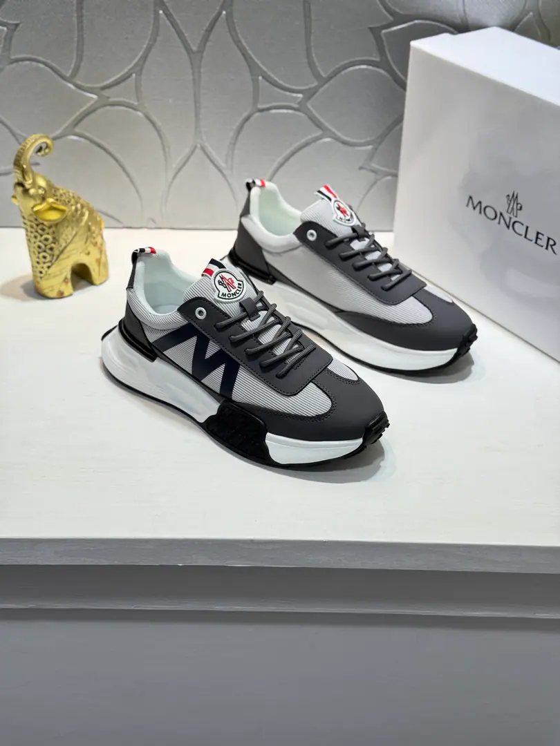Get out of the factory.【Real value】🐬🐬Moncler/A masked man's leisure shoe., It's a very comfortable, slitic feature., Use of a cattle skin net, The netted inside., Both innovation and innovation, Function as one with graphic details, Explanatory fashion.. Rubber Bottom, Very resilient and durable., Make it more comfortable.！ Size: 38-44（45I'll make sure I don't change it.