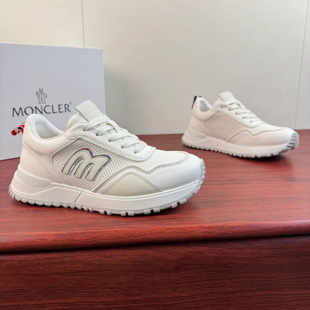 Moncler/- You're welcome. Trailgrip Men's leather sneakers., Showtime is the lead.！ It's a good thing.--It's for the various activities., To provide light care for the pace, The first recommendation for a light-weight, thick-down, light-handed, and a little bit of luxury.！ This leisure shoe is selected for a fine lightly-grade pair of cattle leather-shoes., Classic sports, type, The round head is smooth and the skin of the cow is slammed into the skin of the pores., I'm gonna get my back up.MDetails of the badge identification, Details of the secondary classic red and whiteweed, Real leather.+Eclothed shoes., Carbon fibres between the middle and bottom increase resilience, In the eyes of the technology network., Increase the permeability of shoe-shoes, And provide comfort buffers., It's so light.TPU- I don't know., The grip is strong and the comfort is great., I'll do the leather work., The heavyweights make the best things out of them., Full package！ Size: 39-40-41-42-43-44 Standard leather shoe size（38.45.46But you're not going to support the retreat.） The cargo.: -01-1 White