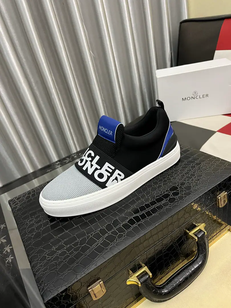 Get out of the factory.⌚️⌚️《Moncle*》The men with the thicker skins and the leisure shoes., Comfortable., Using a single import of flying technology fabric, Both innovation and innovation, Function as one with graphic details, Explanatory fashion.. BaseTPU+Rubber+High-ball rubber bubbles., Very resilient and durable., Make it more comfortable.！ Size: 38-46