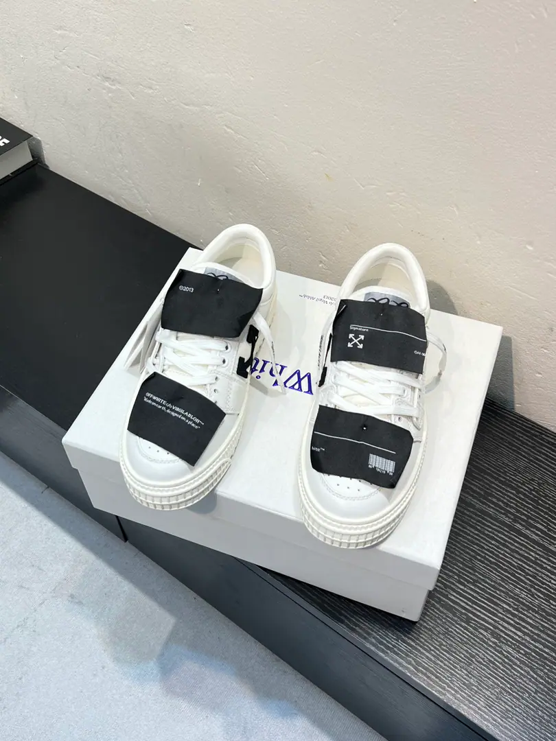 🌟OFF WHITE⚡️Couple money.⚡️The official network is new., Latest release of the market's highest quality version👊“Out of office”Original version of the series, Original set,, Production process1:1Original➰OFF GREY WHITE OW ➰🔜More and more stars have a different choice of negro.🔸It's a classic.🔸Innovating in the tide🔸♪ The way you're tied up ♪ ♪ The way you're built ♪🔝Not a fashion-designed nosy, but a bright black horse from the vanguard.🐴🆙♪ And don't follow the waves ♪🔅Unentitled beauty.🔅 Fabulous.💯Head-decked cow skin. Refried.💯Importing skin-friendly embers. Foot.💯Original modeling high-ball green mats. Bottom💯Original package, process Otsumi!💯The original model of the rubber floor.（Never yellow.）The layout is superb., The color is so bright., It's a solid-body thing.👍 Packaging💯Synchronize the full package of the official network（Brand bags., Brand wrapping paper., Accreditation, Brand bags.）