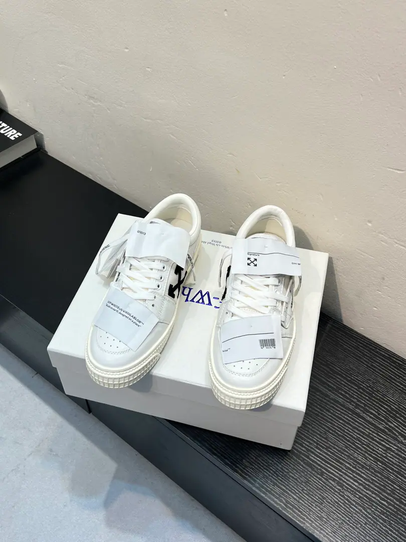 🌟OFF WHITE⚡️Couple money.⚡️The official network is new., Latest release of the market's highest quality version👊“Out of office”Original version of the series, Original set,, Production process1:1Original➰OFF GREY WHITE OW ➰🔜More and more stars have a different choice of negro.🔸It's a classic.🔸Innovating in the tide🔸♪ The way you're tied up ♪ ♪ The way you're built ♪🔝Not a fashion-designed nosy, but a bright black horse from the vanguard.🐴🆙♪ And don't follow the waves ♪🔅Unentitled beauty.🔅 Fabulous.💯Head-decked cow skin. Refried.💯Importing skin-friendly embers. Foot.💯Original modeling high-ball green mats. Bottom💯Original package, process Otsumi!💯The original model of the rubber floor.（Never yellow.）The layout is superb., The color is so bright., It's a solid-body thing.👍 Packaging💯Synchronize the full package of the official network（Brand bags., Brand wrapping paper., Accreditation, Brand bags.）