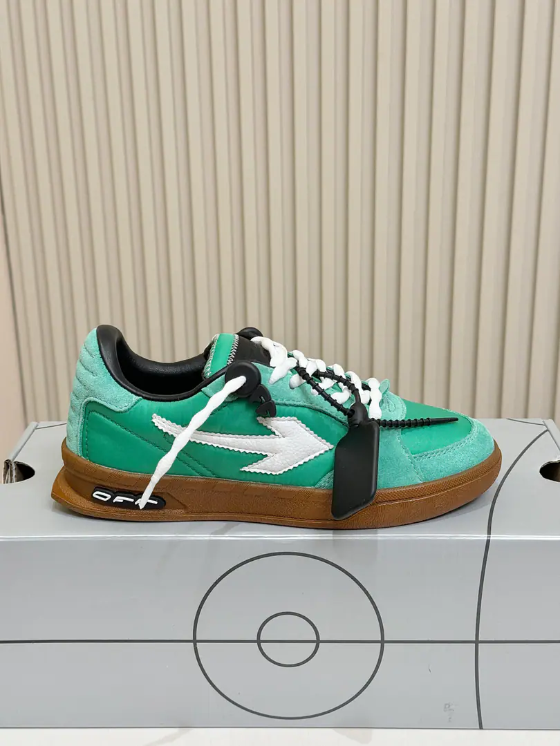 ⬛️Plant price【OFF～】Couples wear leisure shoes. 2026zThe cabinet is being sold simultaneously. 🔶Codes:35-44#️⃣ 🔷6Color🔜The shoe face is multi-materially combed.➕It's really Pioney., I'm comfortable with air., Shoes under the sole.: The original comforts are grinding down the ground., ⚠️In-kind📱Shoot!🎬It's better in kind.📢📢📢