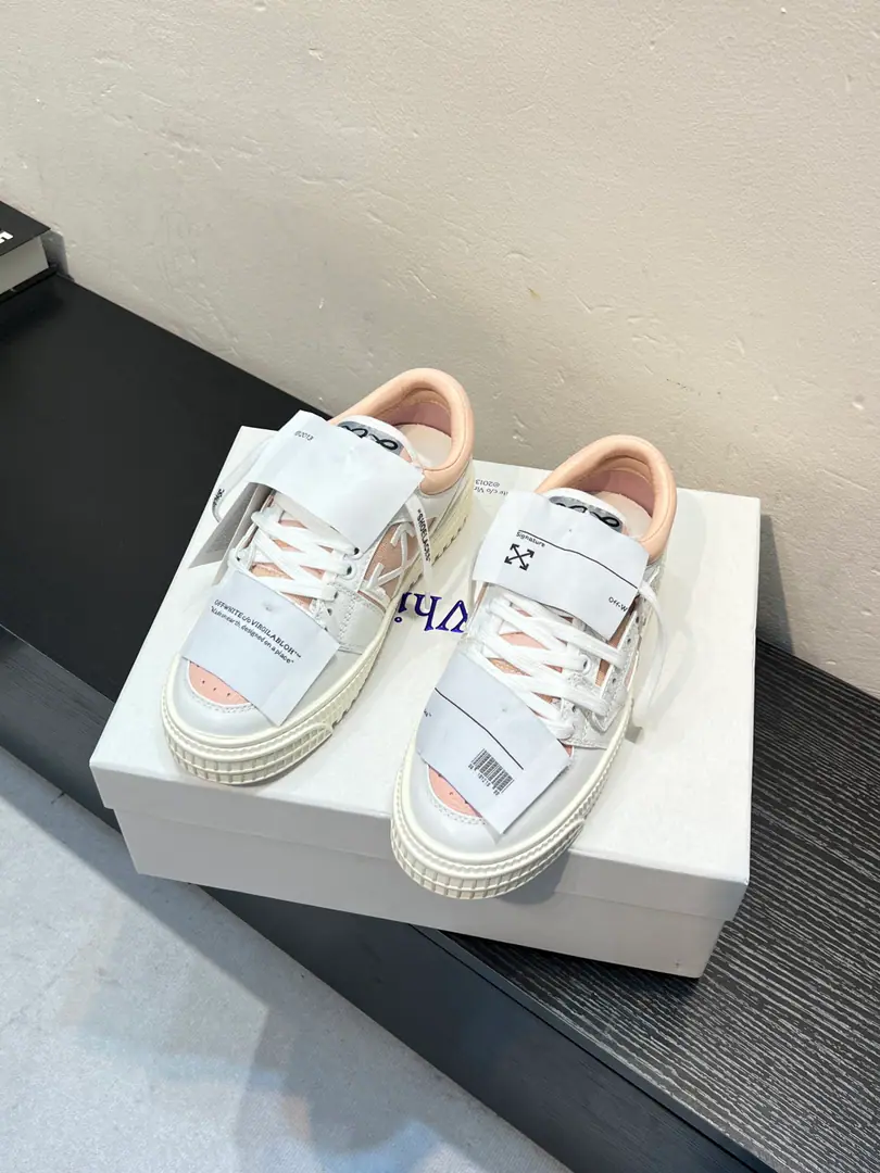 🌟OFF WHITE⚡️Couple money.⚡️The official network is new., Latest release of the market's highest quality version👊“Out of office”Original version of the series, Original set,, Production process1:1Original➰OFF GREY WHITE OW ➰🔜More and more stars have a different choice of negro.🔸It's a classic.🔸Innovating in the tide🔸♪ The way you're tied up ♪ ♪ The way you're built ♪🔝Not a fashion-designed nosy, but a bright black horse from the vanguard.🐴🆙♪ And don't follow the waves ♪🔅Unentitled beauty.🔅 Fabulous.💯Head-decked cow skin. Refried.💯Importing skin-friendly embers. Foot.💯Original modeling high-ball green mats. Bottom💯Original package, process Otsumi!💯The original model of the rubber floor.（Never yellow.）The layout is superb., The color is so bright., It's a solid-body thing.👍 Packaging💯Synchronize the full package of the official network（Brand bags., Brand wrapping paper., Accreditation, Brand bags.）