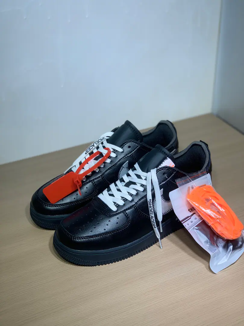 Minoru. OFF-WHITExMoMAXNike Air Force VirgilThe old and low-class recreational shoes are a lot of black fashion. Same paragraph for men and women Black. The cargo.: AO4297 Size: 36-46/Half a yards.