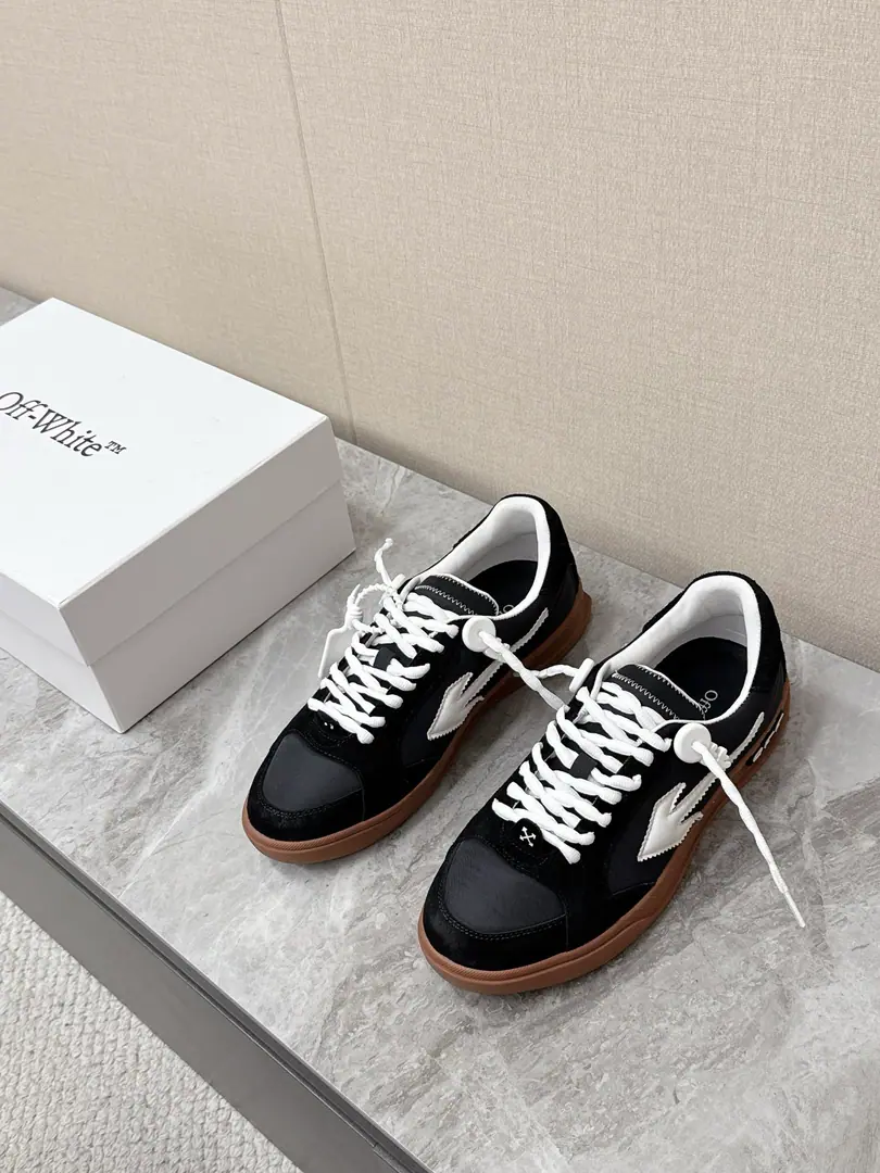 Off-WhiteThe latest couple's leisure shoes. - Tetsu. A superstar, red grass. Recousthe shoe type - Oh, Pete.+The canvass were put together with the shoes and the rubber floor. Bring yourself.90The ancient sense of sport. Arrow marking on the side of the shoe Crossing of shoeheads Brand is full of value. And colored.Zip TieThe medals are all over.Off-WhiteA visual design. Original version to openSize: Women35-40 Men39-45