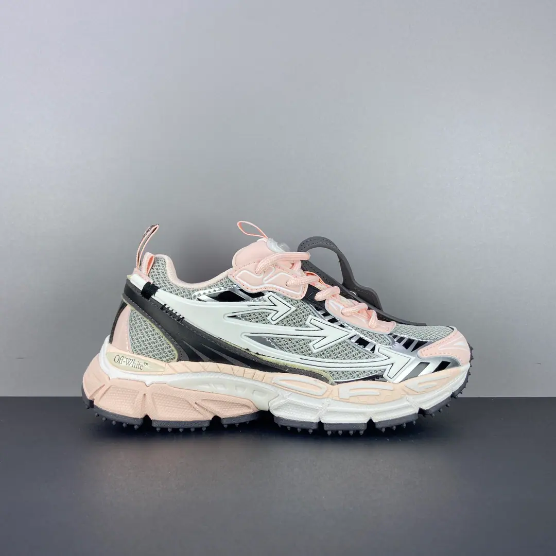 Minoru. Off-White C/O VirGil Abloh OWRun-shoes. The original box is correct. Original, original cardboard data development 4The layers are separated from the bottom. Shoes face use3dStereoprinting and multi-materials integration Marked brands in luxury areas Off-White Size: 36 37 38 39 40 41 42 43 44 45 46 47