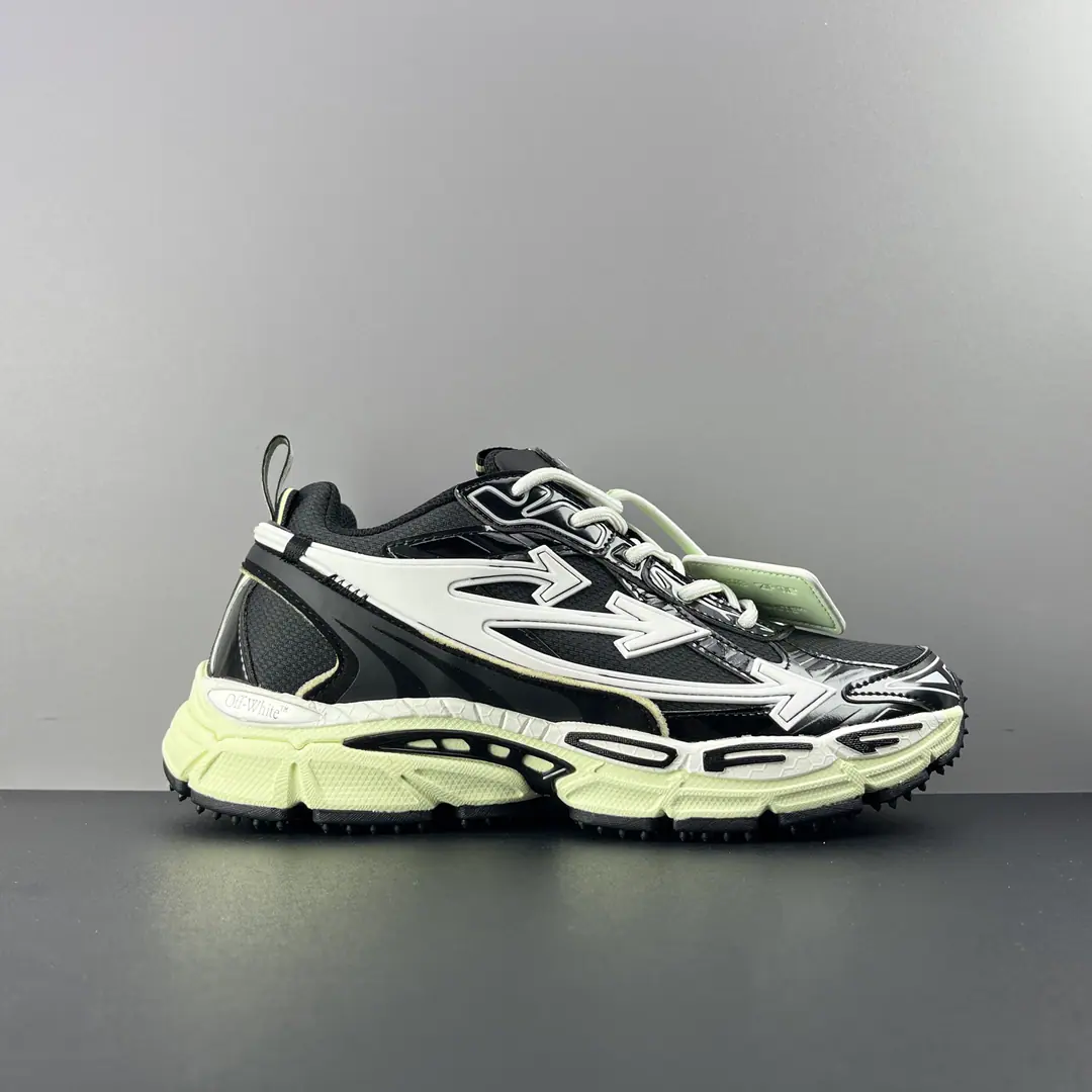 High Version Truth Off-White C/O VirGil Abloh OWRun-shoes. The original box is correct. Original, original cardboard data development 4The layers are separated from the bottom. Shoes face use3dStereoprinting and multi-materials integration Marked brands in luxury areas Off-White Size: 36 37 38 39 40 41 42 43 44 45 46 47