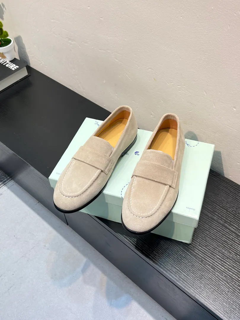 🔥 off whiteClassic LeFoo shoes., Italian Treasure brand., The only brand that matches Ames.！Wear them to know we can't fail our feet., I'll have a little wool on my shoe., That's a real leather cushion., Codes: 38-45（45Do it.）