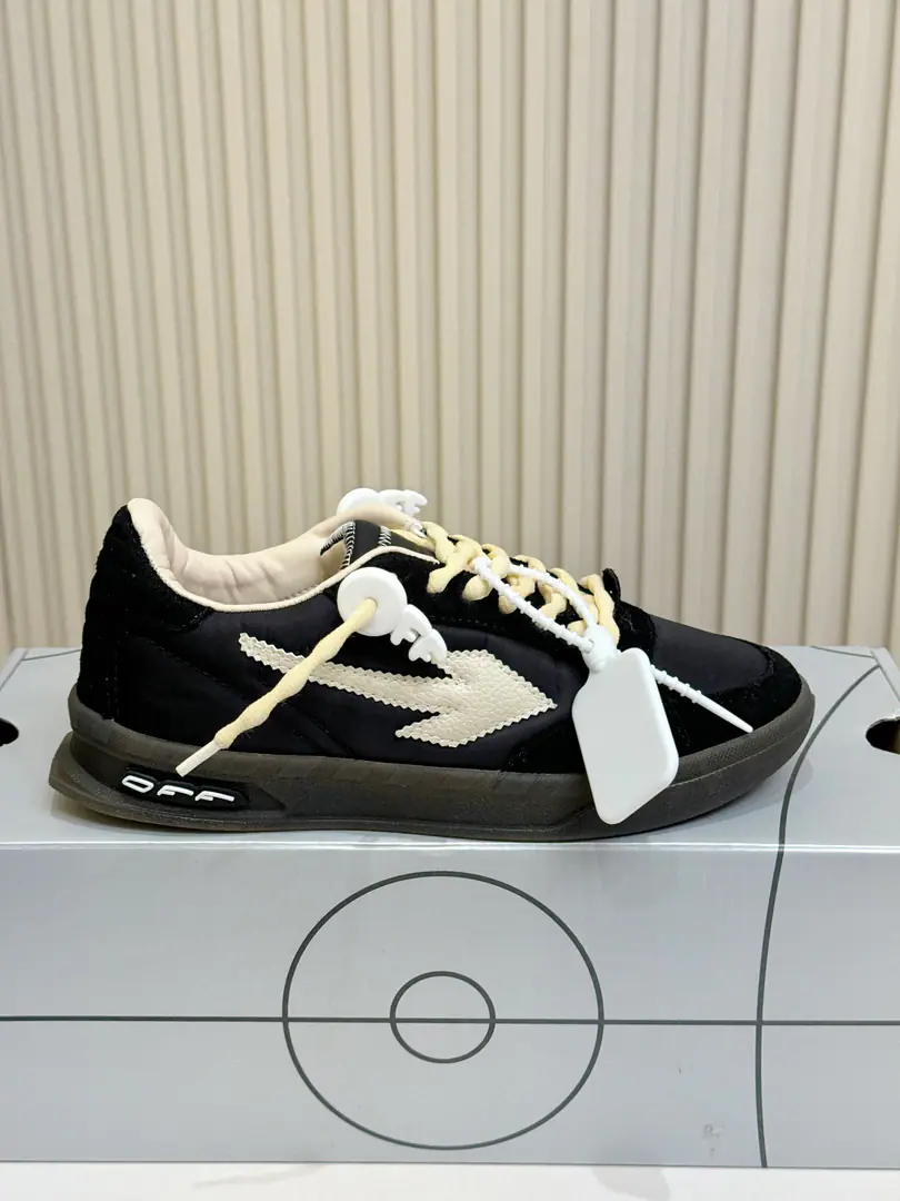 ⬛️Plant price【OFF～】Couples wear leisure shoes. 2026zThe cabinet is being sold simultaneously. 🔶Codes:35-44#️⃣ 🔷6Color🔜The shoe face is multi-materially combed.➕It's really Pioney., I'm comfortable with air., Shoes under the sole.: The original comforts are grinding down the ground., ⚠️In-kind📱Shoot!🎬It's better in kind.📢📢📢
