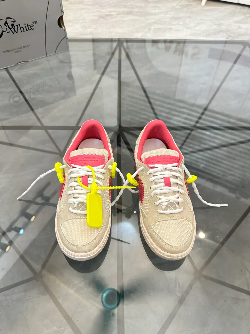 Sell Price: ¥ Trade marks: OFF WHITE *「OFF WHITE*」Low-ass leisure shoes. Positive code number: 35-45(Make a reservation.46)Couple money. Commodity materials: Shoeboard cabinet originals, Into the air., Original Base. Part No. No.: H