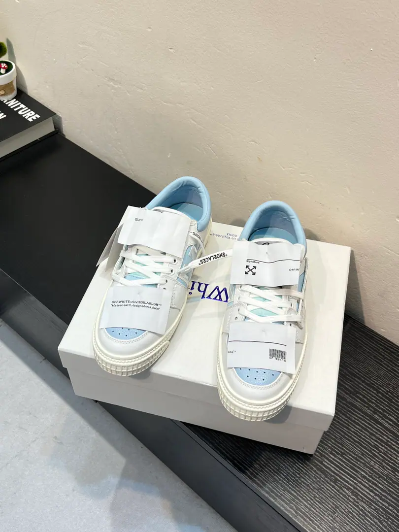 🌟OFF WHITE⚡️Couple money.⚡️The official network is new., Latest release of the market's highest quality version👊“Out of office”Original version of the series, Original set,, Production process1:1Original➰OFF GREY WHITE OW ➰🔜More and more stars have a different choice of negro.🔸It's a classic.🔸Innovating in the tide🔸♪ The way you're tied up ♪ ♪ The way you're built ♪🔝Not a fashion-designed nosy, but a bright black horse from the vanguard.🐴🆙♪ And don't follow the waves ♪🔅Unentitled beauty.🔅 Fabulous.💯Head-decked cow skin. Refried.💯Importing skin-friendly embers. Foot.💯Original modeling high-ball green mats. Bottom💯Original package, process Otsumi!💯The original model of the rubber floor.（Never yellow.）The layout is superb., The color is so bright., It's a solid-body thing.👍 Packaging💯Synchronize the full package of the official network（Brand bags., Brand wrapping paper., Accreditation, Brand bags.）