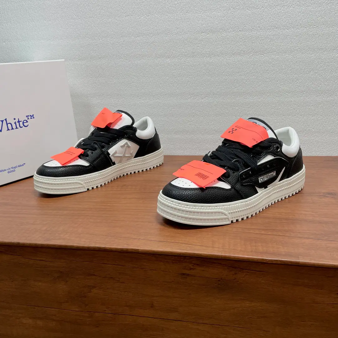 OFF- WHITE 3.0 Off Court The roundheads are tied with low-banded shoes. OFF-WHITE 3.0 Off CourtShoes., Use of pear leather and smooth little cow shoes, Black and white panda color style, Heads orange tag decoration, The streets are full of feelings.！Shoes are round., Low-end design, A combination of rubber slender-resistant grinding and a thick skin., The tide is the best., The upper foot is comfortable and fashionable., Original plant development, Market top version, Packet with original box！ Size: 36 37 38 39 40 41 42 43 44 45 46 47