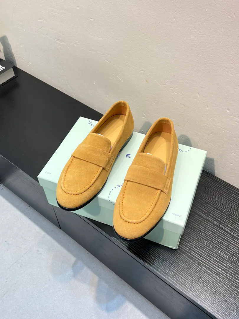 🔥 off whiteClassic LeFoo shoes., Italian Treasure brand., The only brand that matches Ames.！Wear them to know we can't fail our feet., I'll have a little wool on my shoe., That's a real leather cushion., Codes: 38-45（45Do it.）