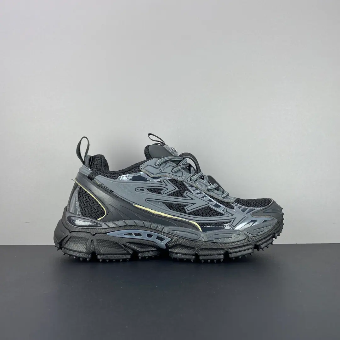 Minoru. Off-White C/O VirGil Abloh OWRun-shoes. The original box is correct. Original, original cardboard data development 4The layers are separated from the bottom. Shoes face use3dStereoprinting and multi-materials integration Marked brands in luxury areas Off-White Size: 36 37 38 39 40 41 42 43 44 45 46 47