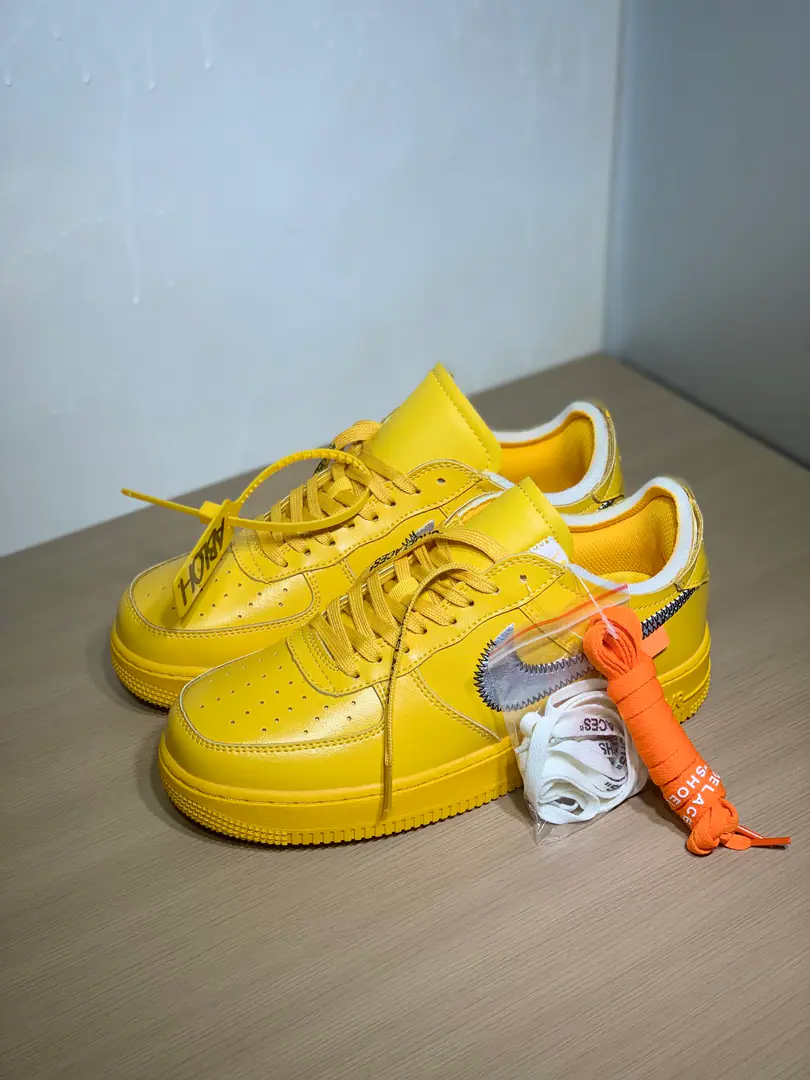 Minoru. OFF-WhitexNike Air Force1Low"UniversityGold"Low-end gang. Gold and silver. Same paragraph for men and women Yellow. The cargo.: AO4606 Size: 36-46/Half a yards.