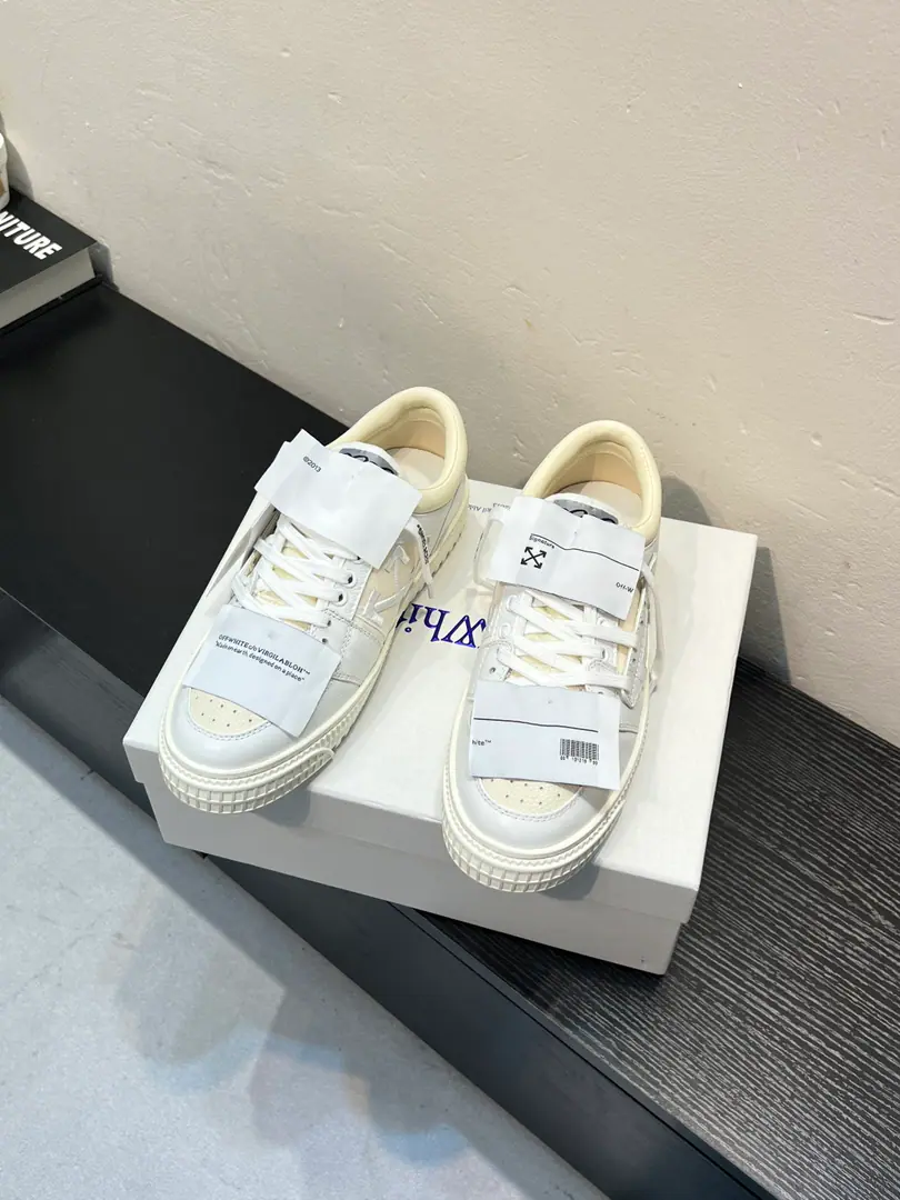 🌟OFF WHITE⚡️Couple money.⚡️The official network is new., Latest release of the market's highest quality version👊“Out of office”Original version of the series, Original set,, Production process1:1Original➰OFF GREY WHITE OW ➰🔜More and more stars have a different choice of negro.🔸It's a classic.🔸Innovating in the tide🔸♪ The way you're tied up ♪ ♪ The way you're built ♪🔝Not a fashion-designed nosy, but a bright black horse from the vanguard.🐴🆙♪ And don't follow the waves ♪🔅Unentitled beauty.🔅 Fabulous.💯Head-decked cow skin. Refried.💯Importing skin-friendly embers. Foot.💯Original modeling high-ball green mats. Bottom💯Original package, process Otsumi!💯The original model of the rubber floor.（Never yellow.）The layout is superb., The color is so bright., It's a solid-body thing.👍 Packaging💯Synchronize the full package of the official network（Brand bags., Brand wrapping paper., Accreditation, Brand bags.）