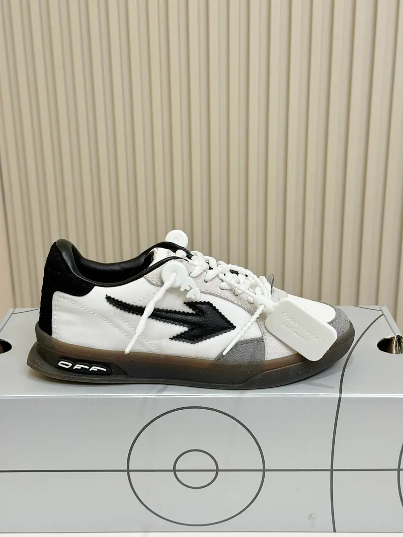 The real price is no more than a man.➕10🌟OFF WHITE⚡️Couple money.⚡️ 🍓🍇2026The latest German shoe on Spring Xia Network. Codes:35-45 Latest release of the market's highest quality version👊“Out of office”Original version of the series, Original set,, Production process1:1Original➰OFF GREY WHITE OW ➰🔜More and more stars have a different choice of negro.🔸It's a classic.🔸Innovating in the tide🔸♪ The way you're tied up ♪ ♪ The way you're built ♪🔝Not a fashion-designed nosy, but a bright black horse from the vanguard.🐴🆙♪ And don't follow the waves ♪🔅Unentitled beauty.🔅 Fabulous.💯Head, skin. Refried.💯Importing head-level sheep. Foot.💯Original modeling high-ball green mats. Bottom💯Original package, process Otsumi!💯The original model of the rubber floor.（Never yellow.）The layout is superb., The color is so bright., It's a solid-body thing.👍 Packaging💯Synchronize the full package of the official network（Brand bags., Brand wrapping paper., Accreditation, Brand bags.）