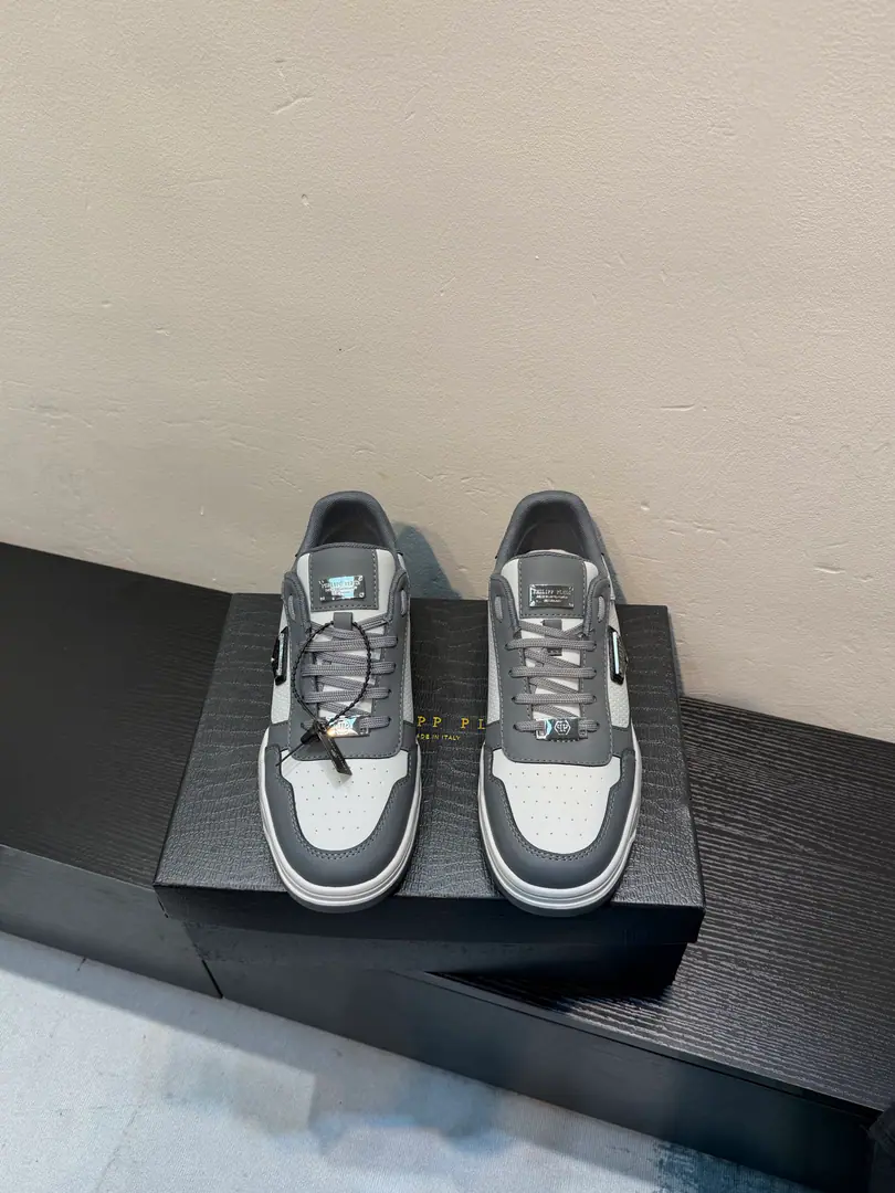 PHILIPP PLEIN-Philip.•Prynne. Prynne., Classic Return, Look at the good stuff., I'm like a cabinet., From leather to detail., It's a good one.！Feel it.🇩🇪Quality of pure manual manufacture！Extremity and respect. That's what's necessary., All with cow skin., Special hardware decoration, Just to make a more comfortable dress experience., Shoe.: Original cow skin➕In the cow's skin., Original rubber floor, A man of his own., You deserve it.！Size: 40-44（ 45Custom）