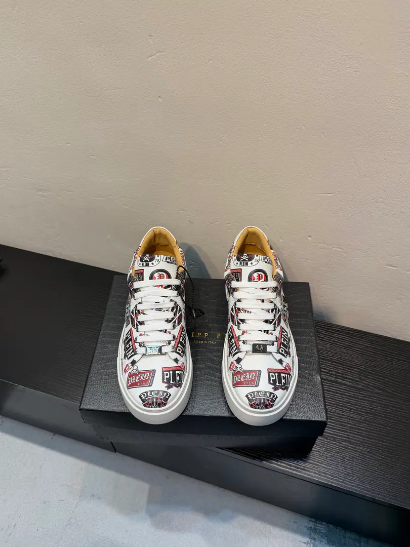 PHILIPP PLEIN-Philip.•Prynne. Prynne., Classic Return, Look at the good stuff., I'm like a cabinet., From leather to detail., It's a good one.！Feel it.🇩🇪Quality of pure manual manufacture！Extremity and respect. That's what's necessary., All with cow skin., Special hardware decoration, Just to make a more comfortable dress experience., Shoe.: Original cow skin➕In the cow's skin., Original rubber floor, A man of his own., You deserve it.！Size: 39-44（ 45Custom）