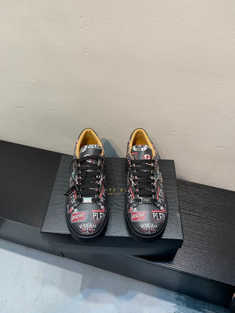PHILIPP PLEIN-Philip.•Prynne. Prynne., Classic Return, Look at the good stuff., I'm like a cabinet., From leather to detail., It's a good one.！Feel it.🇩🇪Quality of pure manual manufacture！Extremity and respect. That's what's necessary., All with cow skin., Special hardware decoration, Just to make a more comfortable dress experience., Shoe.: Original cow skin➕In the cow's skin., Original rubber floor, A man of his own., You deserve it.！Size: 39-44（ 45Custom）