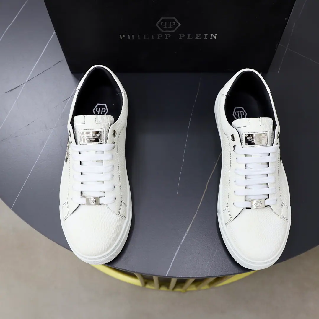 Get out of the factory. PHILIPP PLEIN-Philip.•Prynne.Size: 38-44（45Custom）Plein's.🔥Look at the good stuff., I'm like a cabinet., From leather to detail., It's a good one.！Feel Germany with your heart.🇩🇪Quality of pure manual manufacture！Extremity and respect. That's what's necessary., All imported original material Special hardware decoration, Just to make a more comfortable dress experience., In the sheep's skin., The original rubber base is a requirement., You deserve it.！
