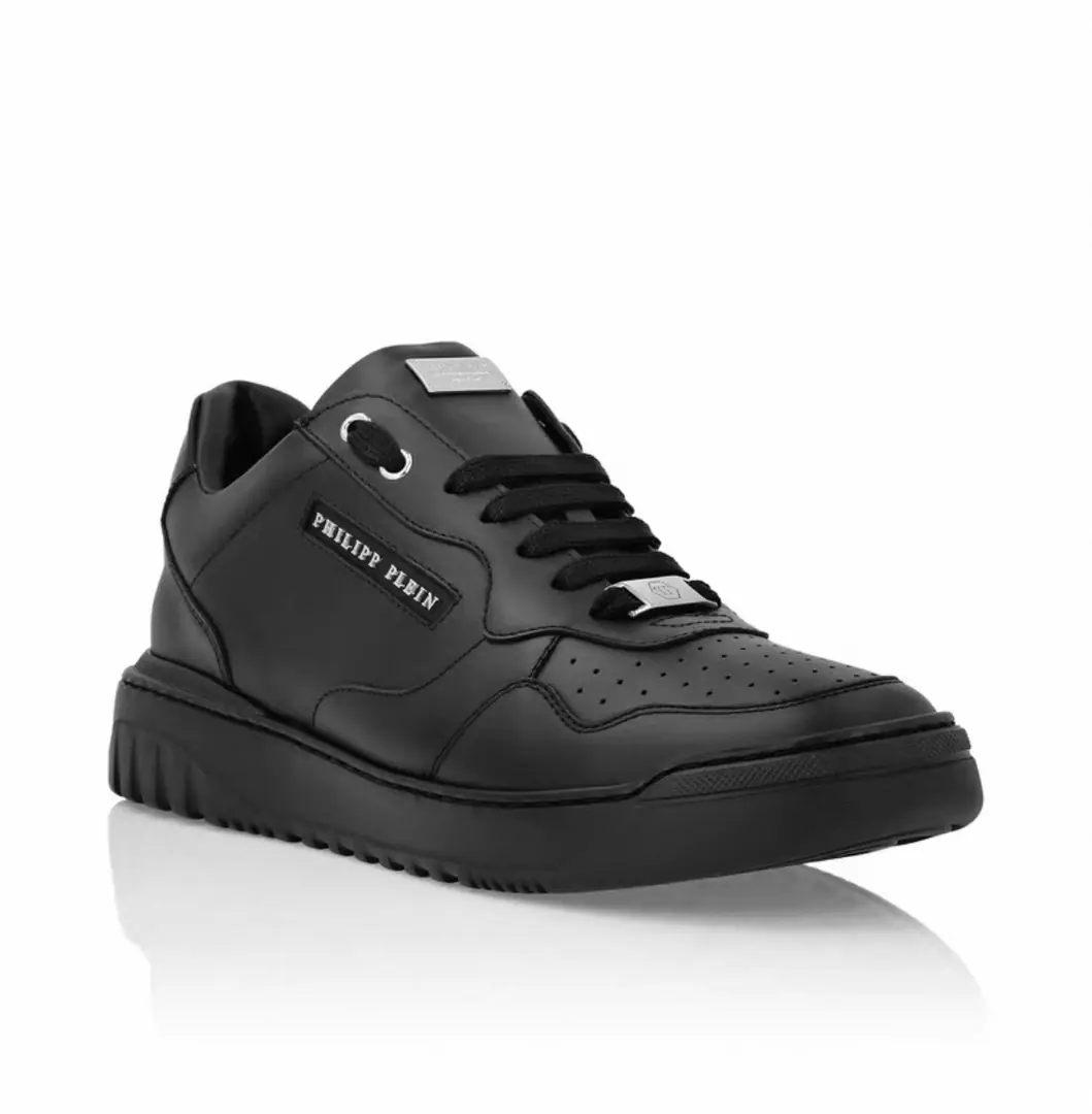 Get out of the factory. PP[PHILIP PLEIN]2026New item on the market., Top First Quality A pair of low-banded sneakers made of leather adds a little bit of a uniqueness to your shape., It's a unique outside.PPMarking, The urchins of the shoes are so comfortable., Dismantled cushions to increase comfort., Light-weight, skating-proof soles., Codes39-45 38.46Do it. Product Details One. Add some uniqueness to your look with these lo-top sneakers made of mixed hides. Check out the details.● Multicolour nappa, suede and patent● Rhinestone applications Logoed patch on the outer quarter,Perforated leather details Placed paddings for greater comfort Rubber midsole. Moulded outsole ● Inner lining and removable insole