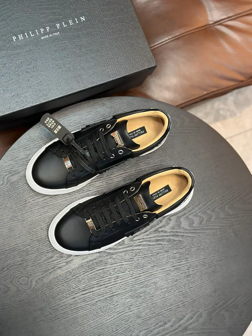 PP[PHILIPP PLEIN]Top-class originals., I'm looking for a hexagonal decoration of these napa real skins., The uniqueness of the shock-reducing sneakers.. Napa is a real piece of fabric., It's a nice, air-drinked cow., The logo with the patent is more powerful around the middle of the shoe., MetalPPAnd hexagonal patterns, It's got high technology., It's compatible with human engineering., Exceeding Quantum, The air is a relief., Solid durability modeling outside. Codes38-45